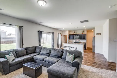 $285,000 | 5525 McMahan Lane, Fort Worth, TX 76036