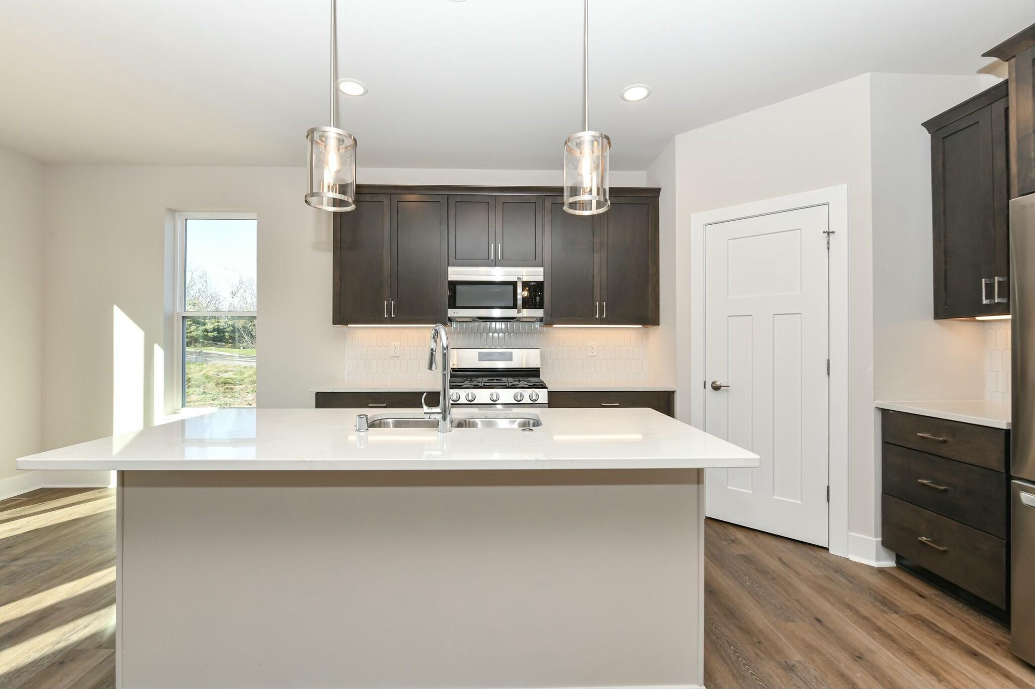 8302 85th Avenue Pleasant Prairie, WI 53158 - Photo 8 of 30 20250602164342188634000000-o