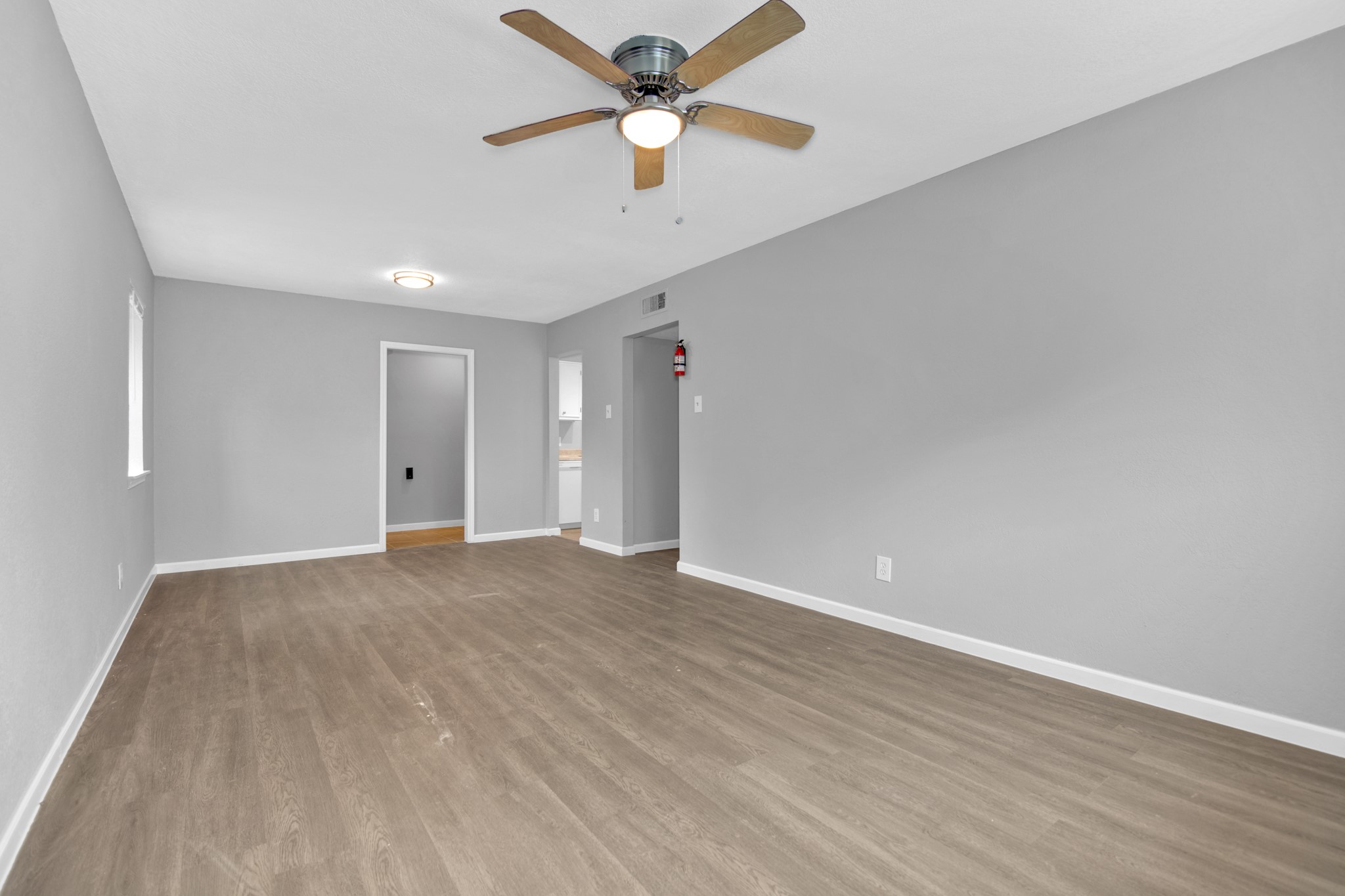 521 Spring Drive, Unit 3 Pasadena, TX 77504 - Photo 3 of 16