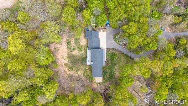 $999,900 | 6467 118th Avenue, Fennville, MI 49408