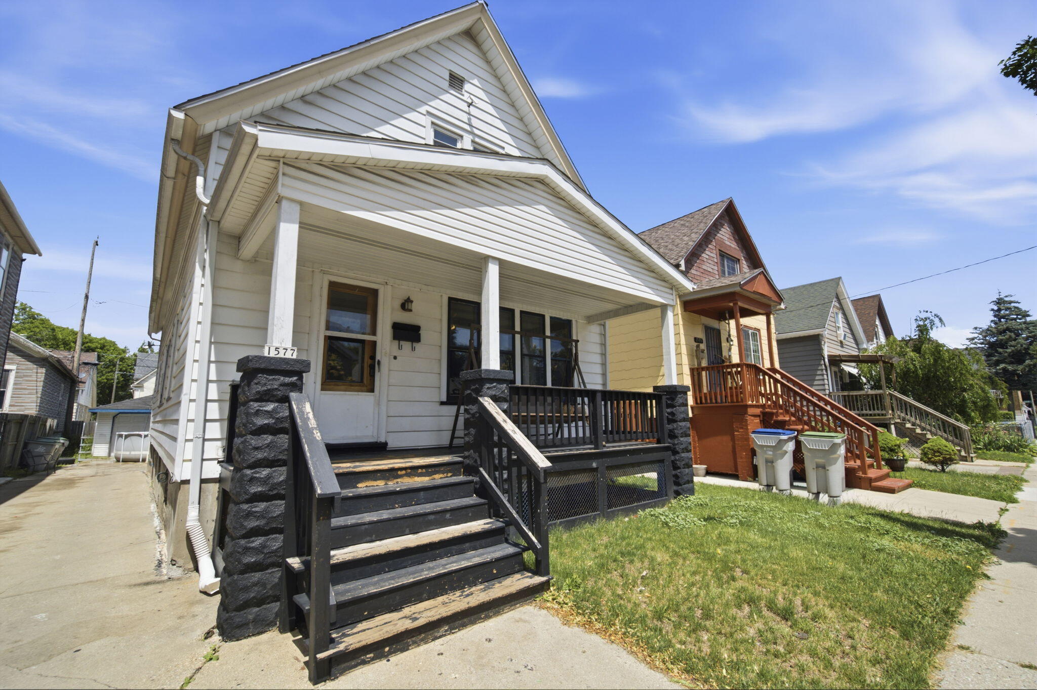 1577 South Union Street Milwaukee, WI 53204 - Photo 6 of 8 27-web-or-mls-_DSC8687