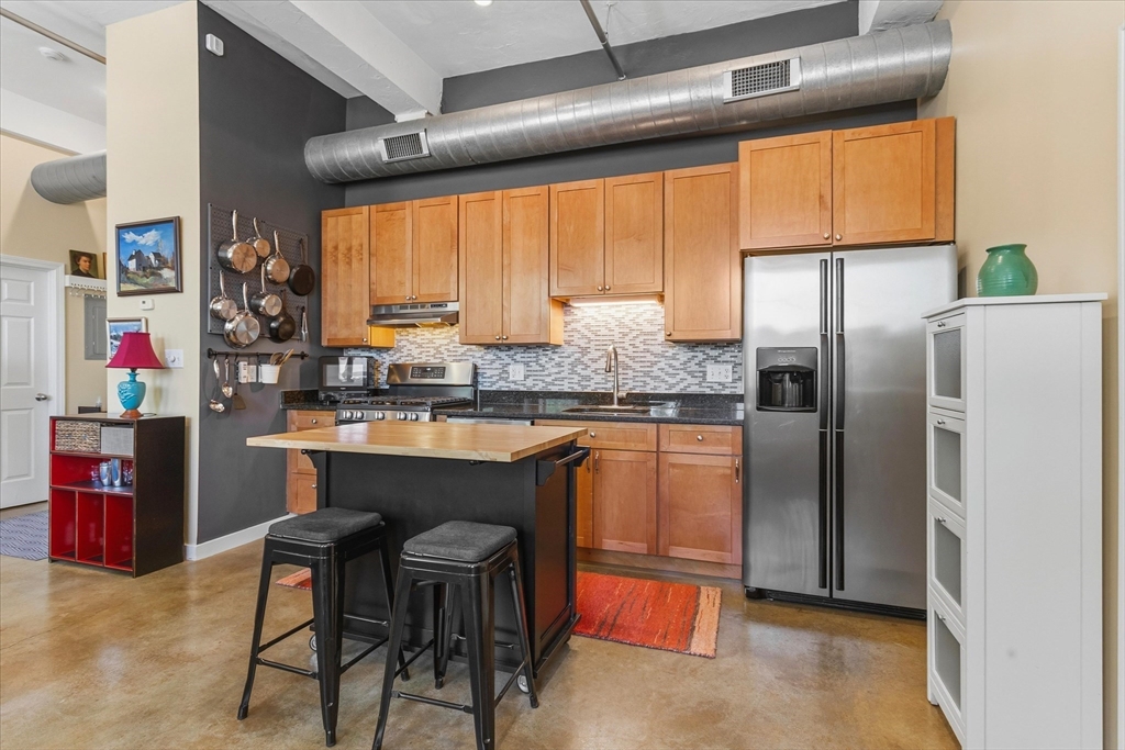 960 Broadway, Unit 2 Chelsea, MA 02150 - Photo 3 of 19