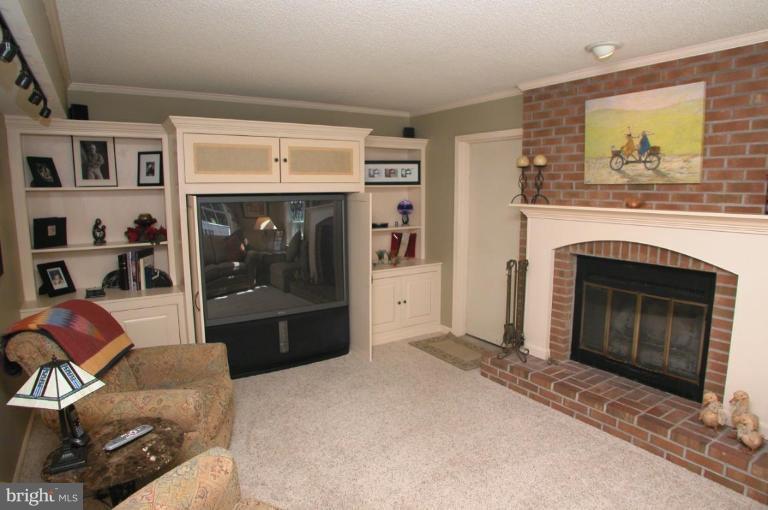 259 Hunters Ridge Road Lutherville-Timonium, MD 21093 - Photo 7 of 29 Family Room