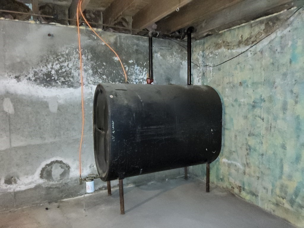 46 Lake Parkway Webster, MA 01570 - Photo 38 of 42 a close view of a sink