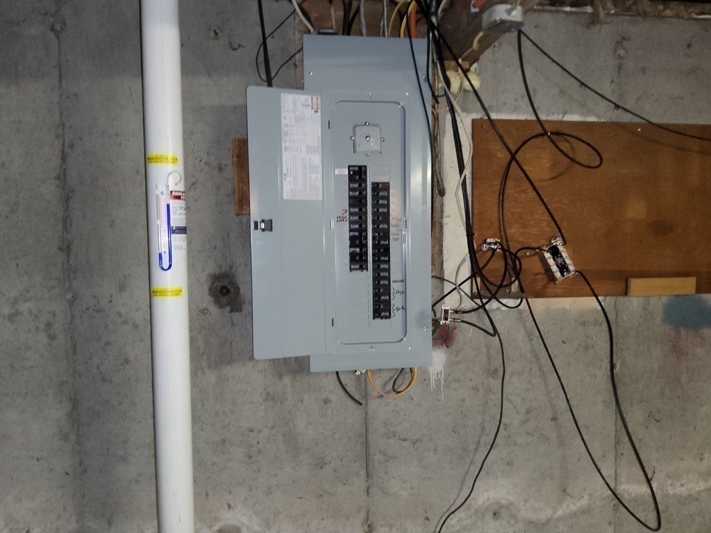 46 Lake Parkway Webster, MA 01570 - Photo 41 of 42 a view of an entryway with wooden floor