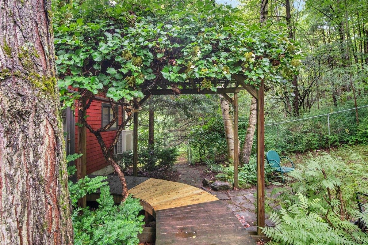 221 Red Pine Road Hinesburg, VT 05461 - Photo 14 of 59 Gallery Image 14