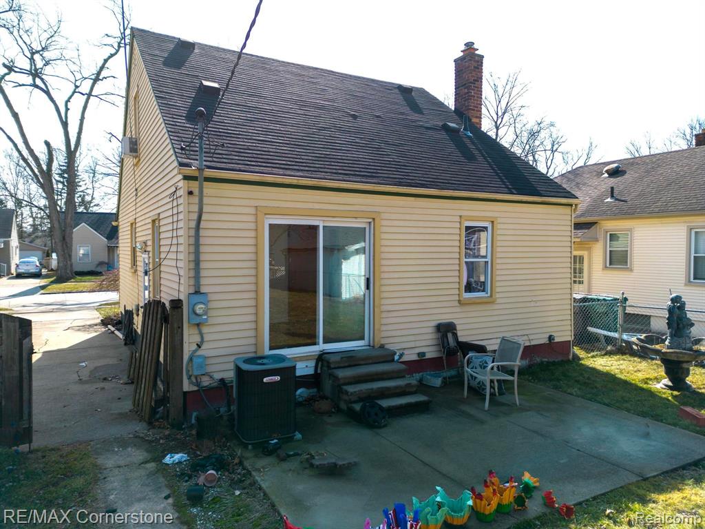 24410 Union Street Dearborn, MI 48124 - Photo 19 of 24