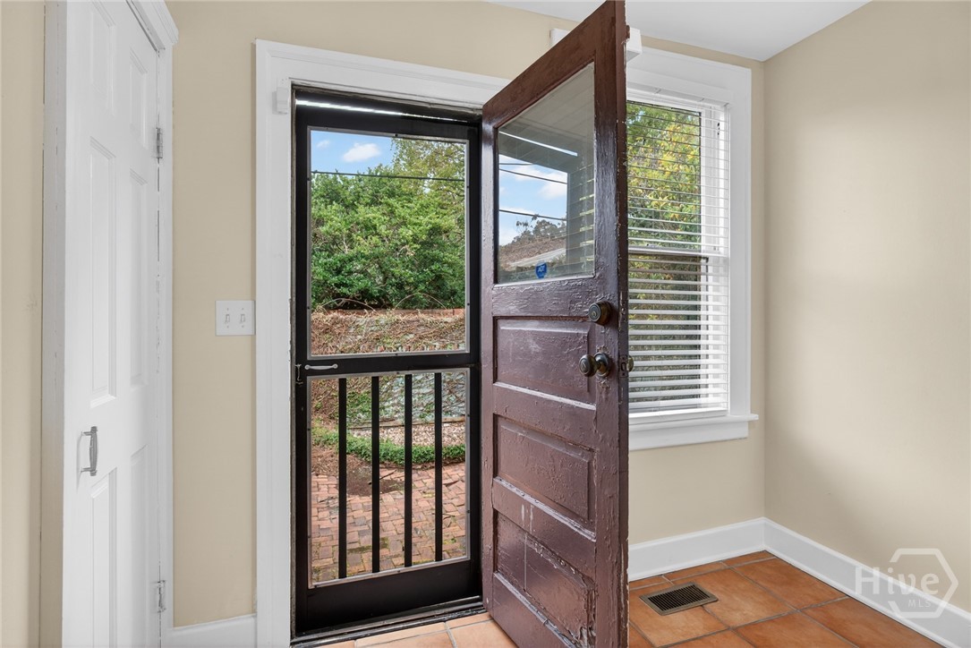 718 East 48th Street Savannah, GA 31405 - Photo 28 of 34