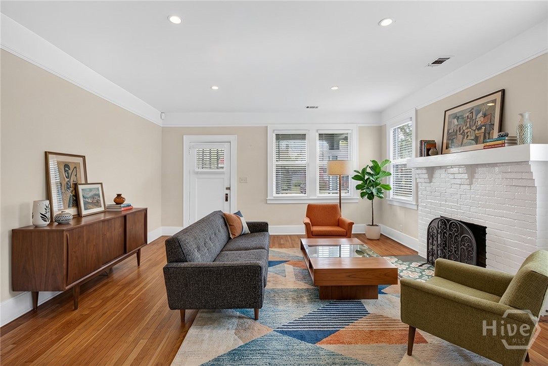 718 East 48th Street Savannah, GA 31405 - Photo 5 of 34