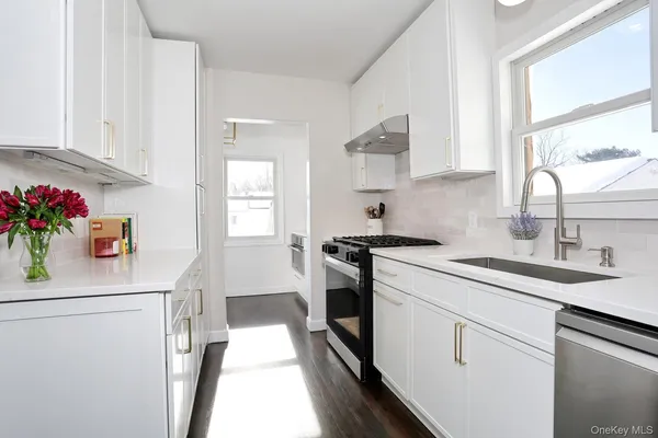 $4,200 | 42 East Main Street, Stony Point, NY 10980