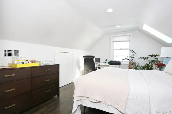 $4,200 | 42 East Main Street, Stony Point, NY 10980