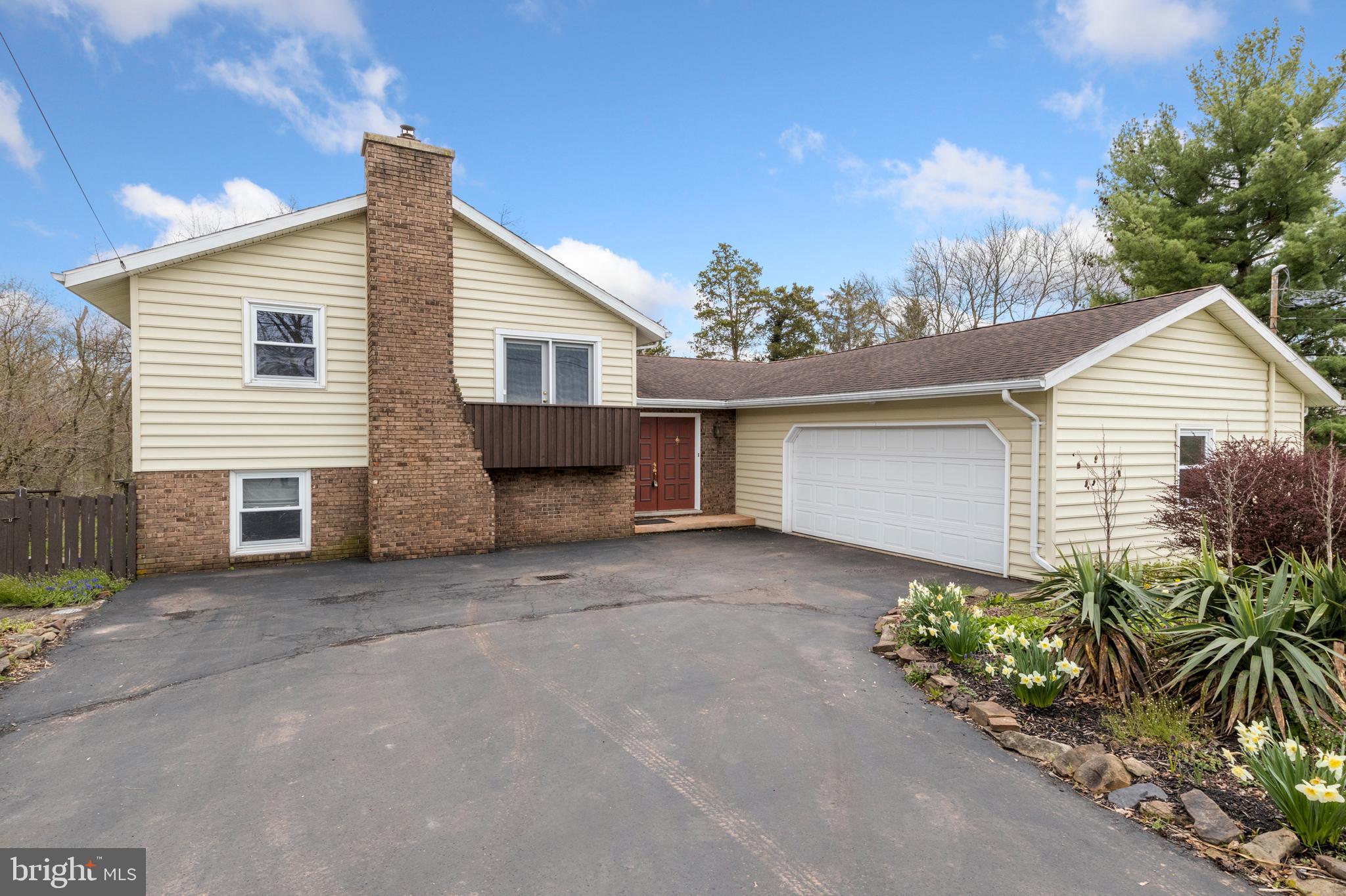 4710 Paradise Road Dover, PA 17315 - Photo 2 of 44 Gallery Image 2