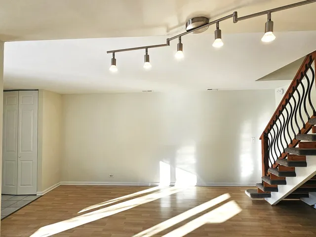 $239,900 | 726 East Old Willow Road, Unit 104C, Prospect Heights, IL 60070