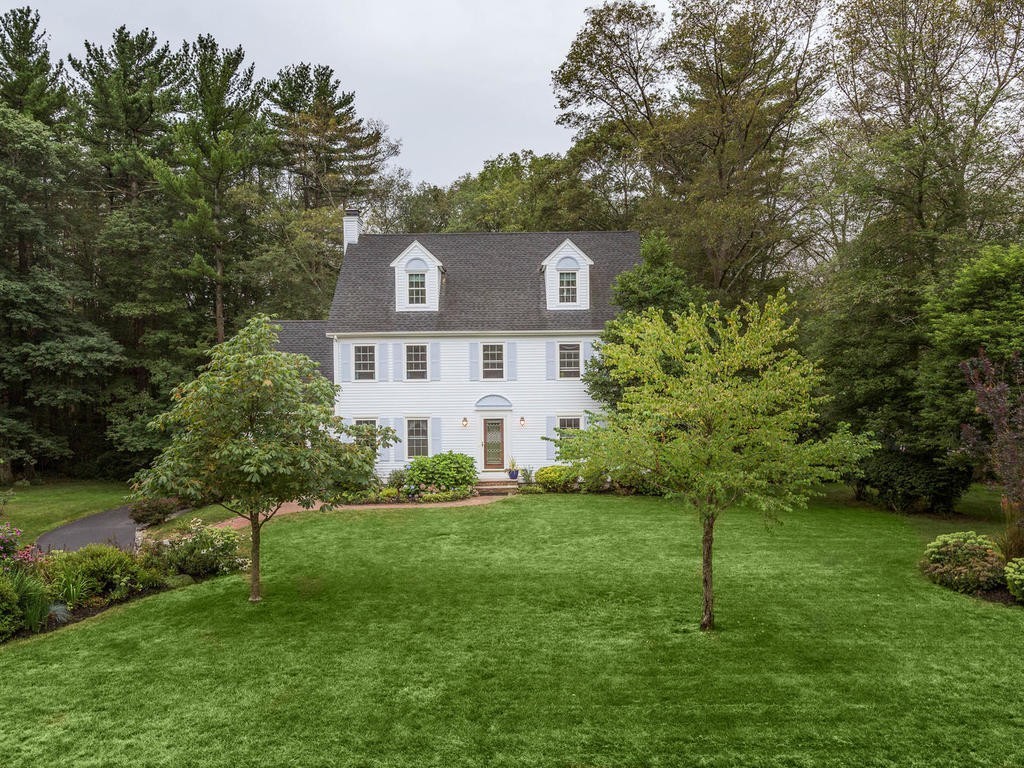 10 Rainbow Ridge Way Georgetown, MA 01833 - Photo 2 of 27 Gallery Image 2