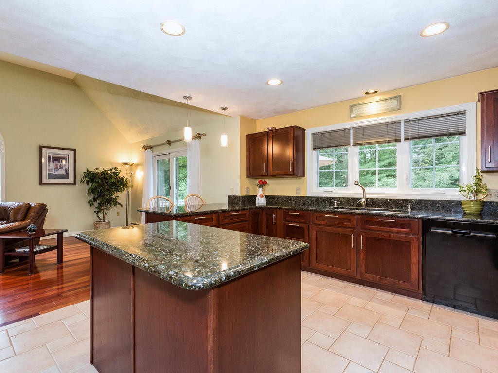 10 Rainbow Ridge Way Georgetown, MA 01833 - Photo 8 of 27 Gallery Image 8