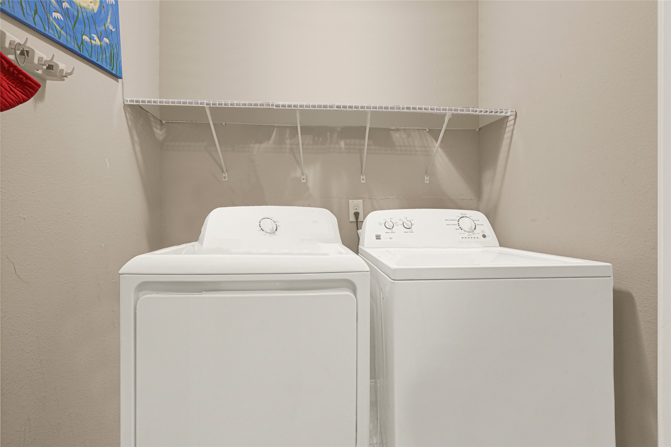 4529 Perry Street Houston, TX 77021 - Photo 17 of 20 a utility room with dryer and washer