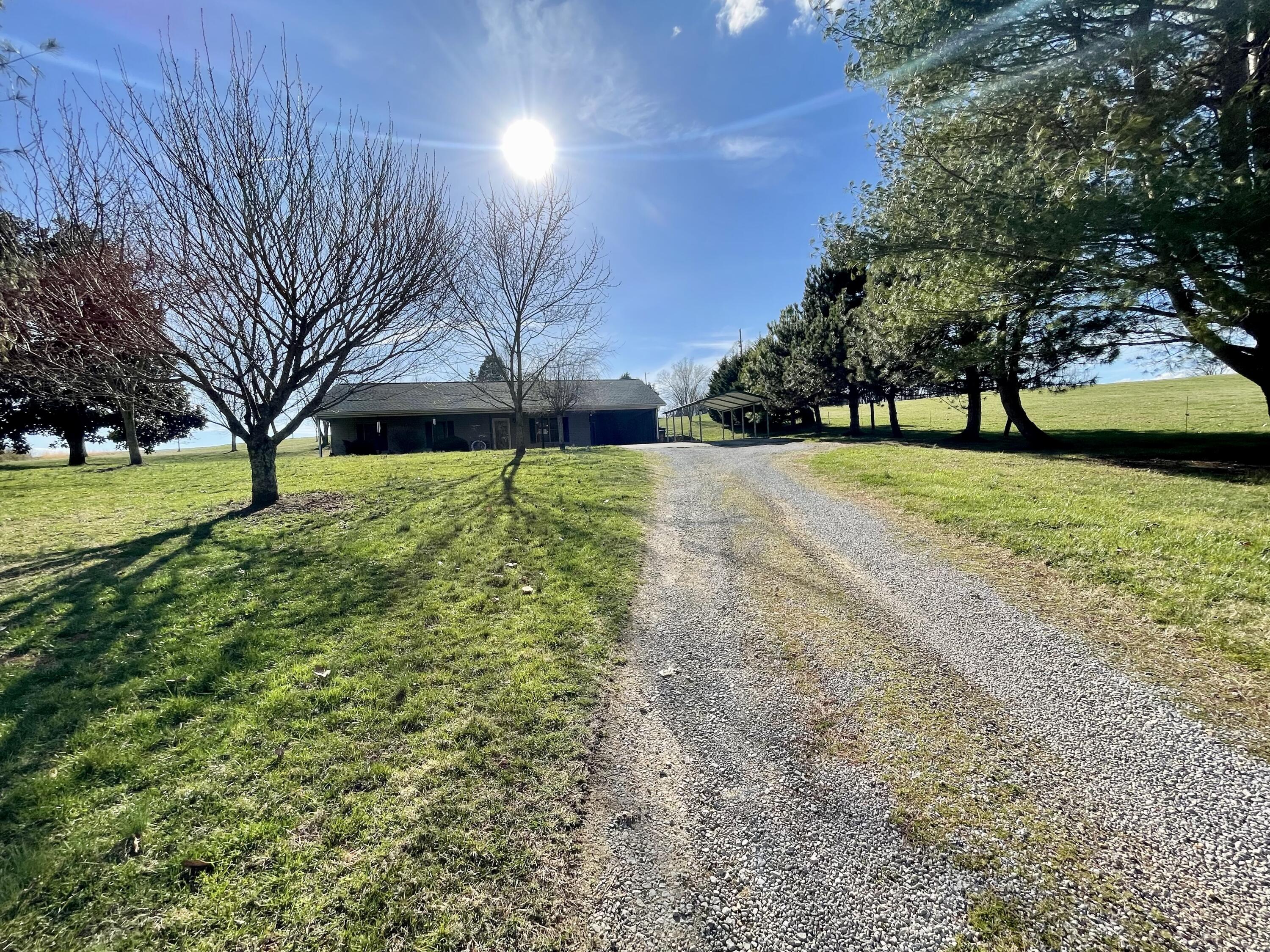 379 Stringer Road Somerset, KY 42503 - Photo 4 of 33 C6B2147F-99D3-47D2-AE11-6E4BDB194F83