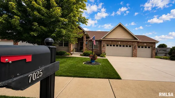 $445,000 | 7025 North Grand Fir Drive, Edwards, IL 61528