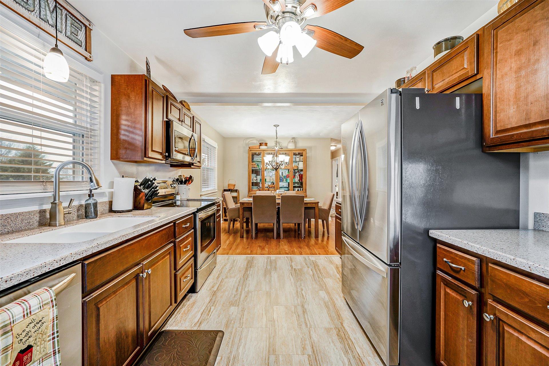 7609 Deer Branch Road Roanoke, VA 24019 - Photo 14 of 39 14-DSC00034