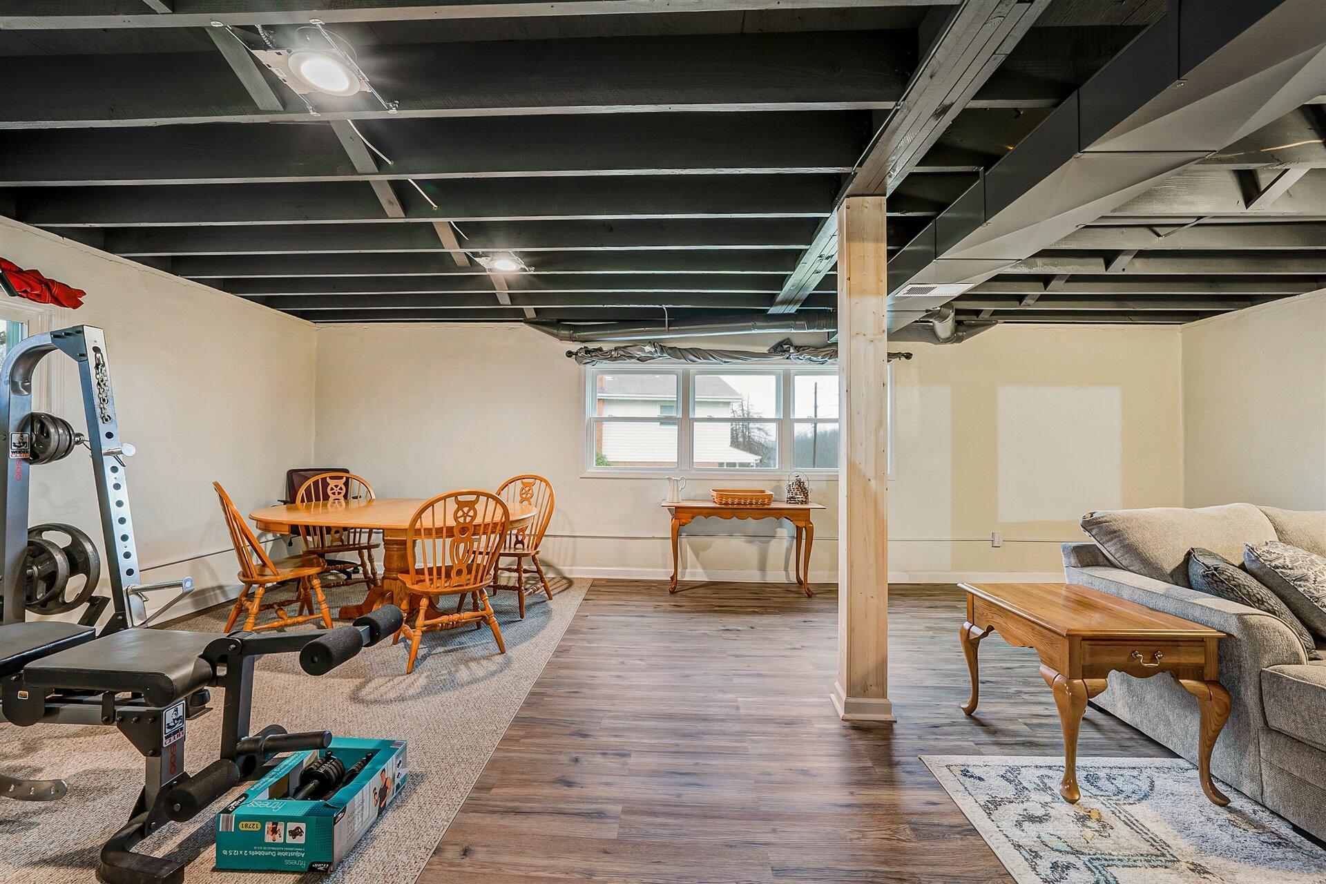 7609 Deer Branch Road Roanoke, VA 24019 - Photo 29 of 39 29-DSC00088