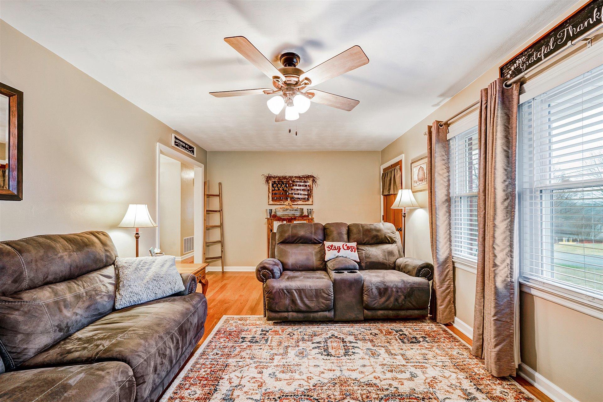 7609 Deer Branch Road Roanoke, VA 24019 - Photo 7 of 39 07-DSC00013