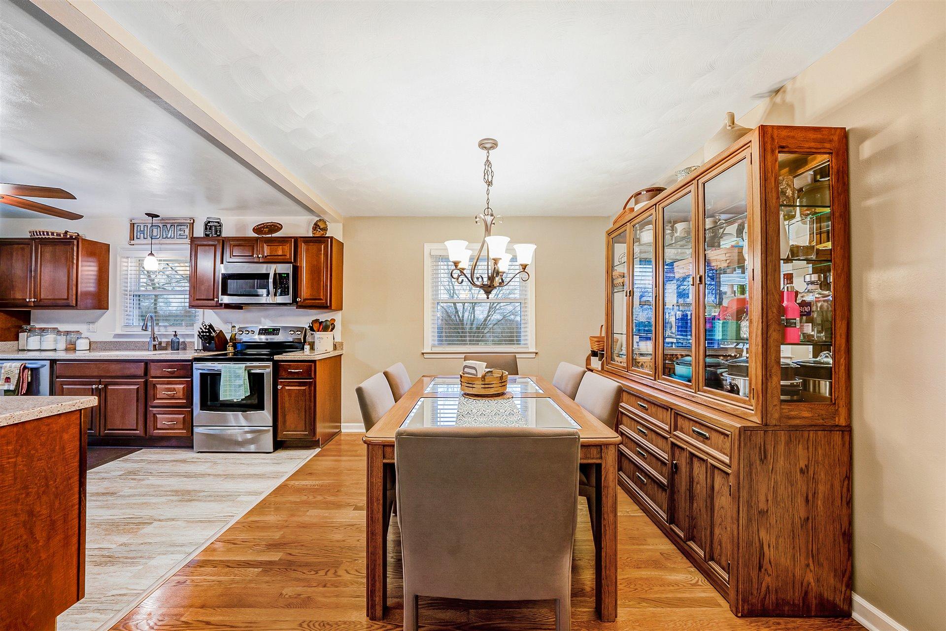 7609 Deer Branch Road Roanoke, VA 24019 - Photo 8 of 39 08-DSC00016