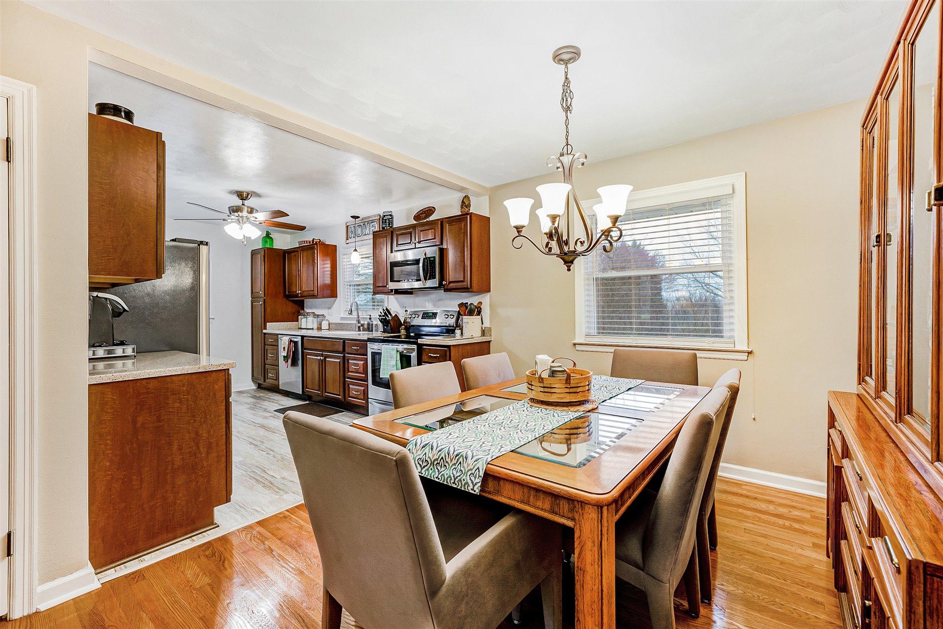 7609 Deer Branch Road Roanoke, VA 24019 - Photo 9 of 39 09-DSC00019