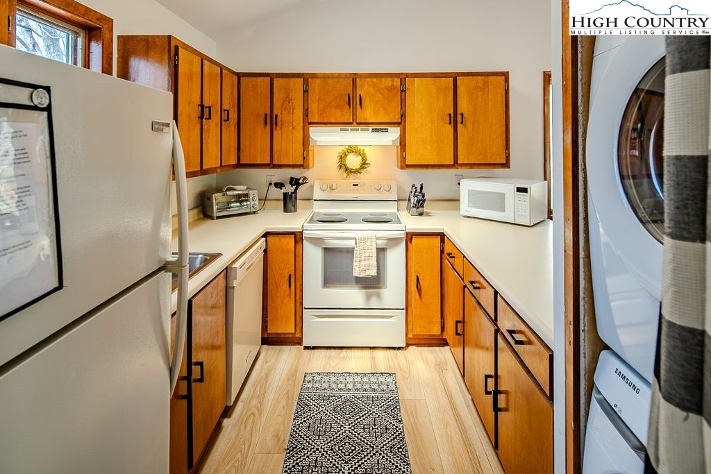 489 St Andrews Road Beech Mountain, NC 28604 - Photo 8 of 40