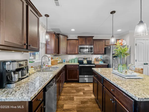 $389,000 | 522 Deep Inlet Drive, Sneads Ferry, NC 28460