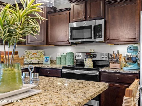 $389,000 | 522 Deep Inlet Drive, Sneads Ferry, NC 28460