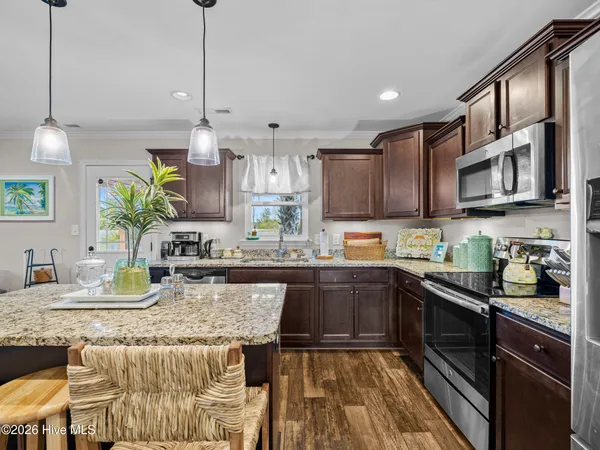 $389,000 | 522 Deep Inlet Drive, Sneads Ferry, NC 28460