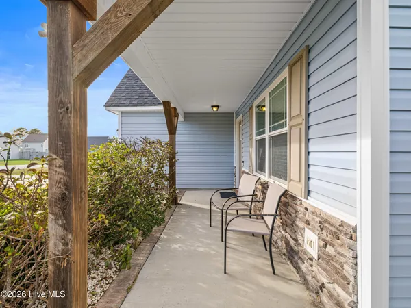 $389,000 | 522 Deep Inlet Drive, Sneads Ferry, NC 28460