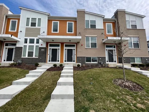 $3,200 | 3-s629 Camden Street, Warrenville, IL 60555