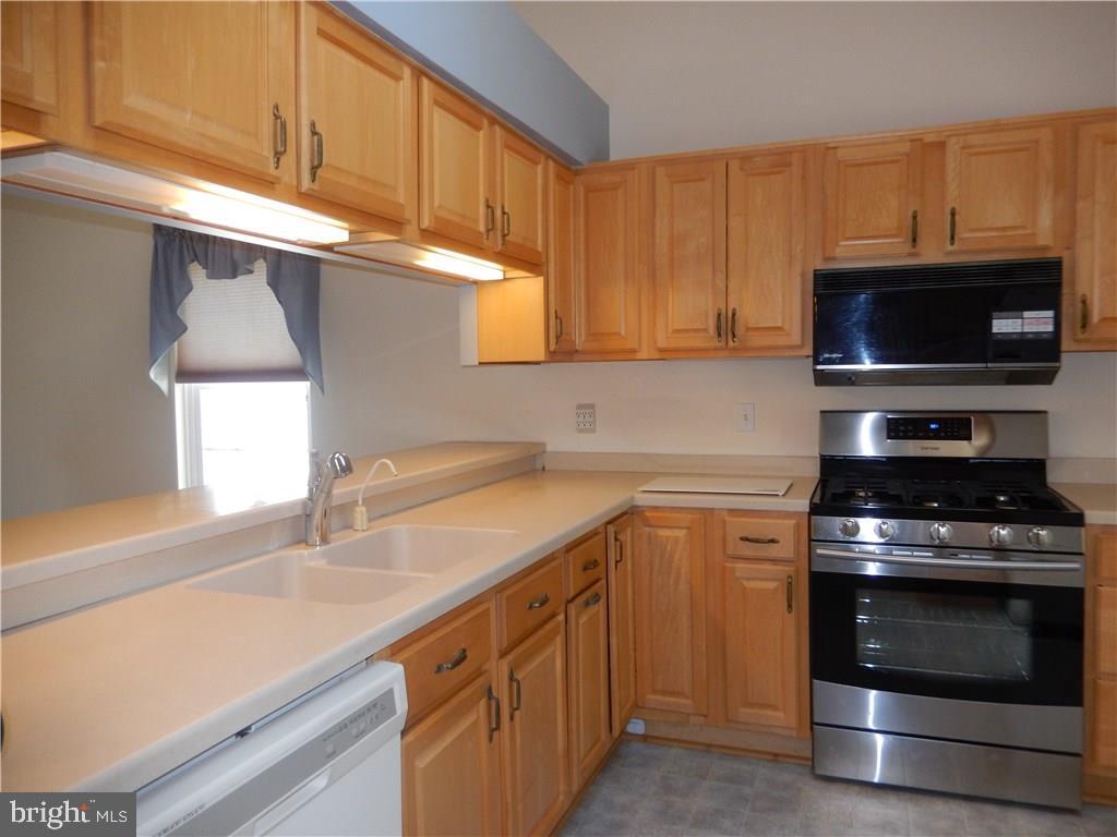 140 Jennings Road Manahawkin, NJ 08050 - Photo 3 of 45 Gallery Image 3