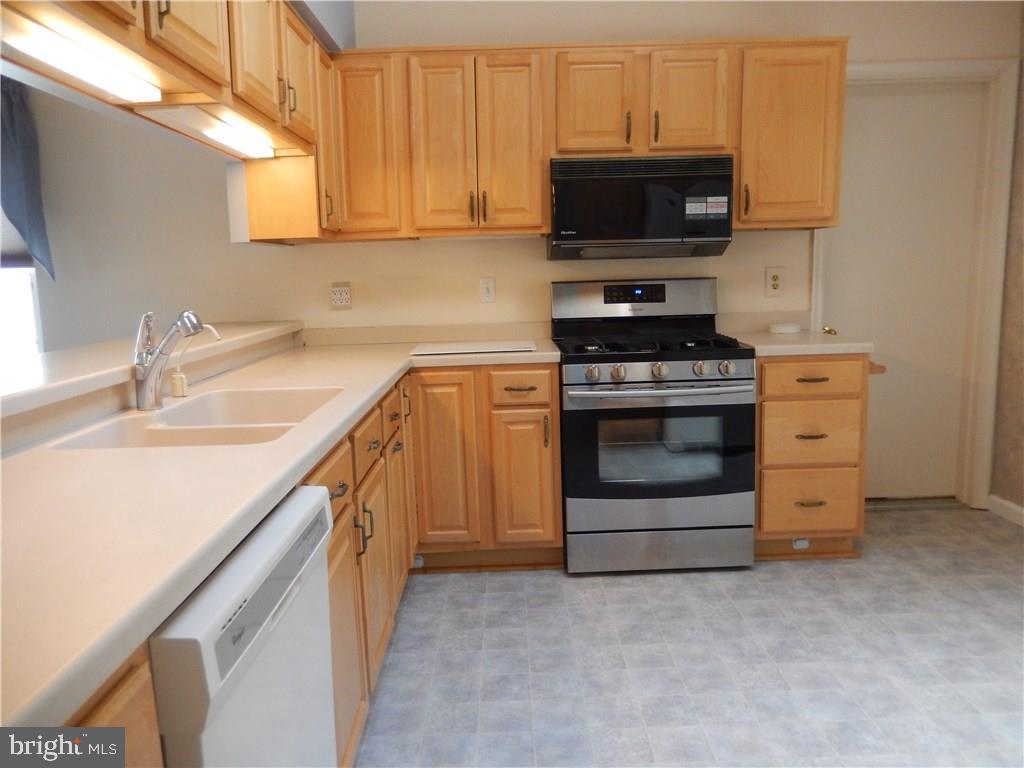 140 Jennings Road Manahawkin, NJ 08050 - Photo 5 of 45 Gallery Image 5