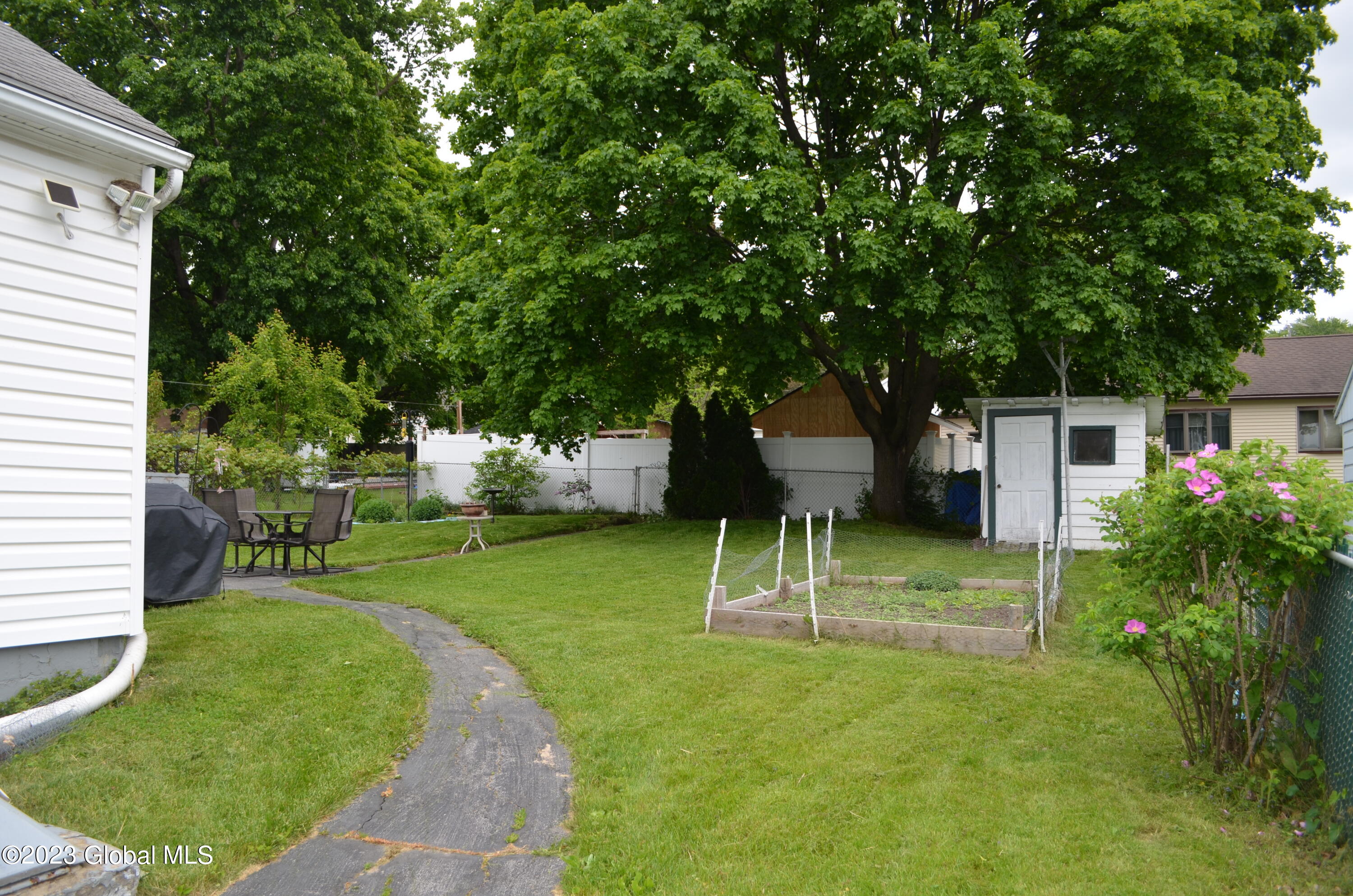 1186 River Road Troy, NY 12182 - Photo 2 of 12 DSC_1661
