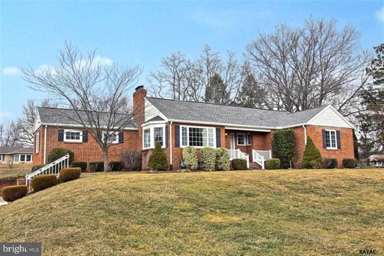 2071 Spring Street York, PA 17408 - Photo 1 of 31 Gallery Image 1