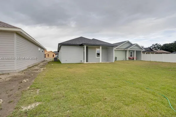 $3,000 | 24722 Southwest 21st Place, Newberry, FL 32669