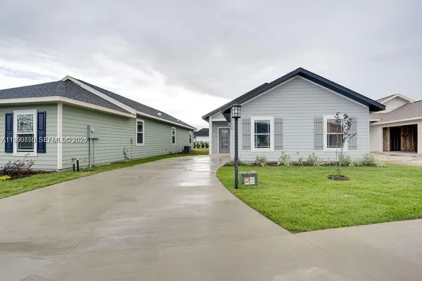 $3,000 | 24722 Southwest 21st Place, Newberry, FL 32669