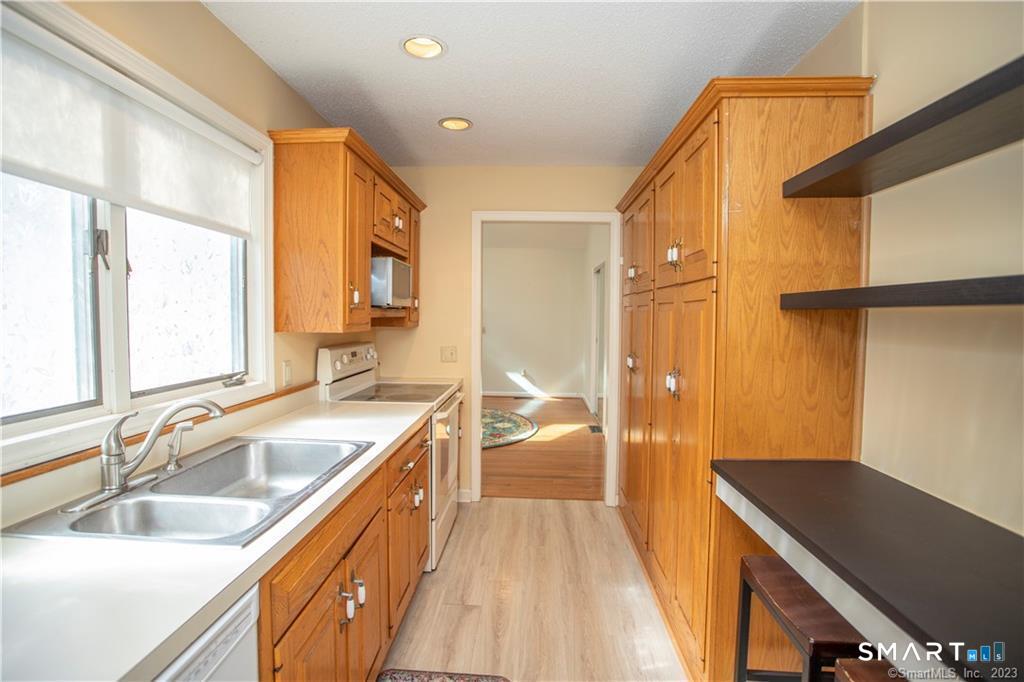 115 Ayers Point Road Old Saybrook, CT 06475 - Photo 16 of 26 Gallery Image 16