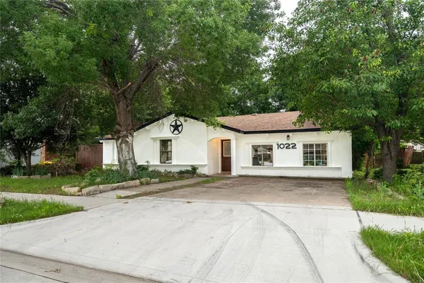 $2,300 | 1022 Shenandoah Drive, Arlington, TX 76014