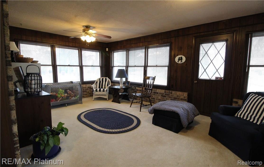 6148 Kings Scepter Road Grand Blanc, MI 48439 - Photo 22 of 38 K Sitting room.jpg