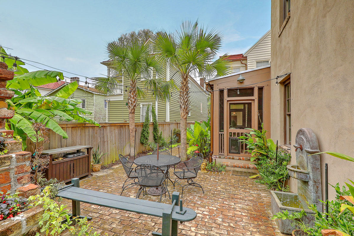 262 Coming Street Charleston, SC 29403 - Photo 13 of 30 262 Coming Street patio