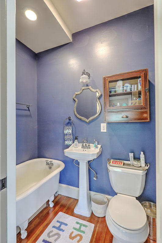 262 Coming Street Charleston, SC 29403 - Photo 24 of 30 262 Coming Street bath 3