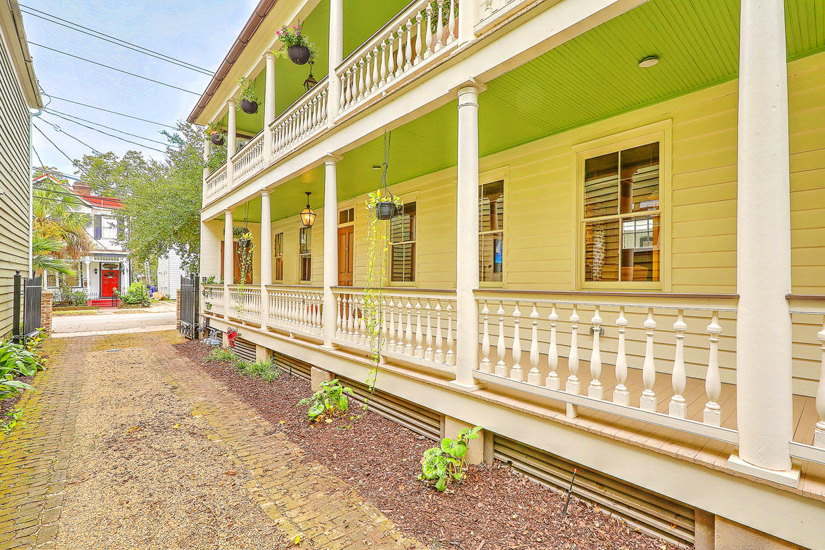 262 Coming Street Charleston, SC 29403 - Photo 26 of 30 262 Coming Street piazzas, driveway