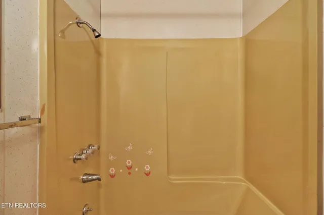 $398,000 | 1230 Deep Draw Road, Crossville, TN 38555