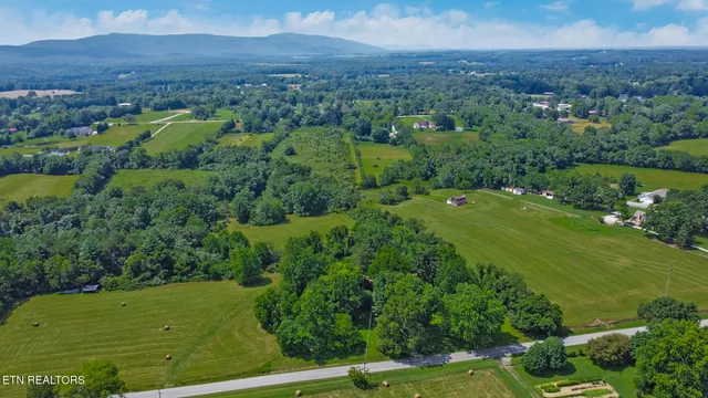 $398,000 | 1230 Deep Draw Road, Crossville, TN 38555