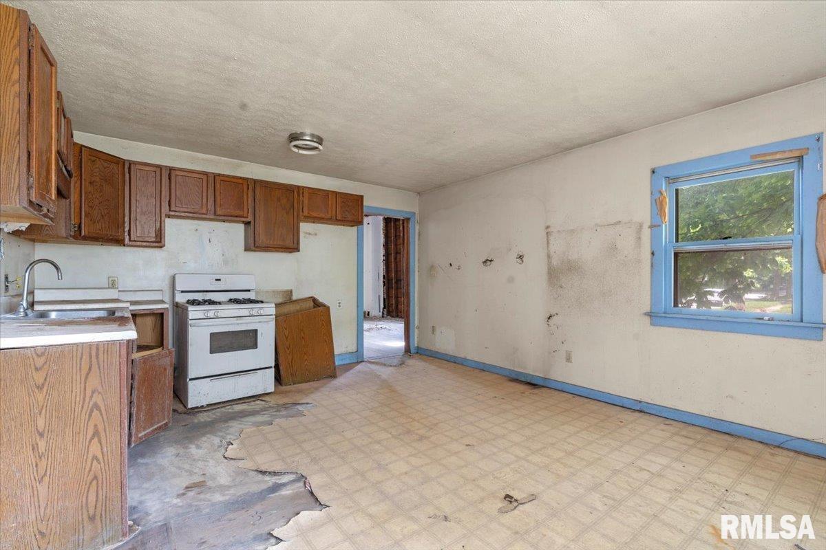 1631 South College Street Springfield, IL 62704 - Photo 15 of 32