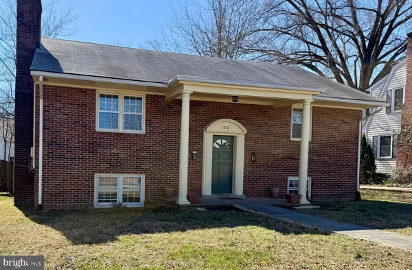 $1,700 | 1212 Payne Street, Unit B, Fredericksburg, VA 22401