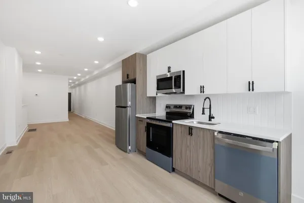 $1,700 | 3931 Fairmount Avenue, Unit 1, Philadelphia, PA 19104